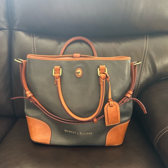 Dooney & Bourke Handbag - Picture 1 of 1